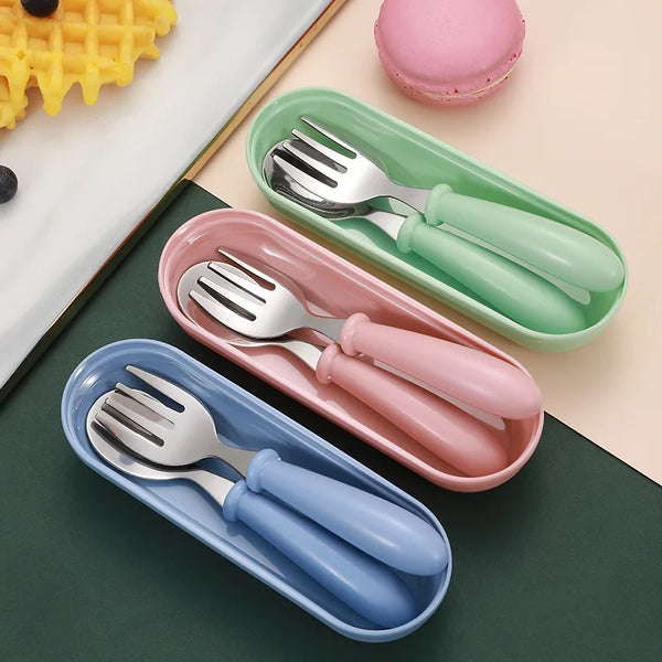 Kids stainless steel cutlery set with portable carry case for toddlers