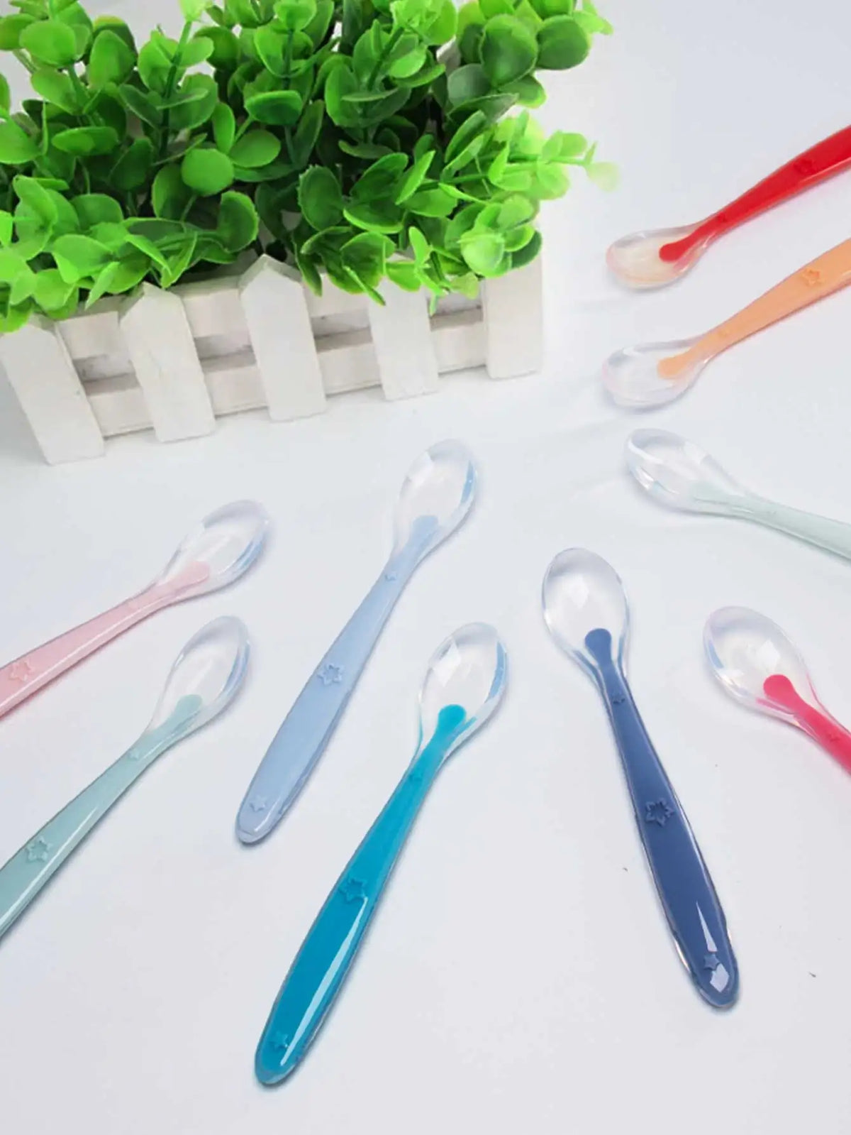 Baby silicone training spoon set with star-shaped easy-grip handle