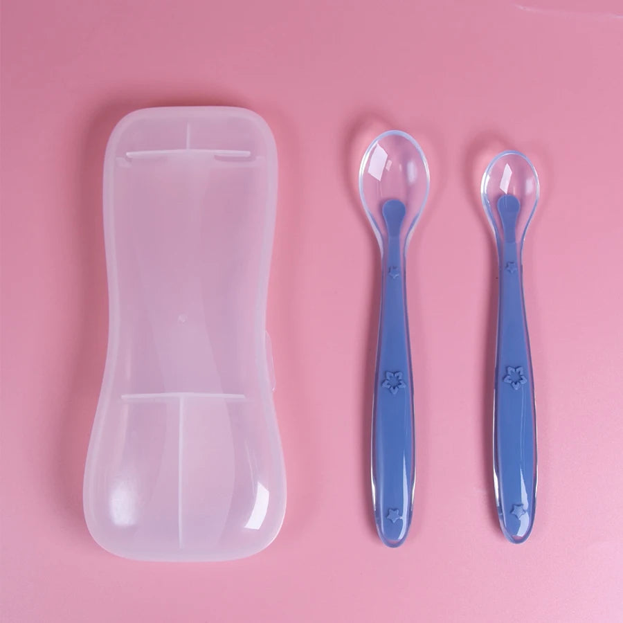 Baby silicone training spoon set with star-shaped easy-grip handle