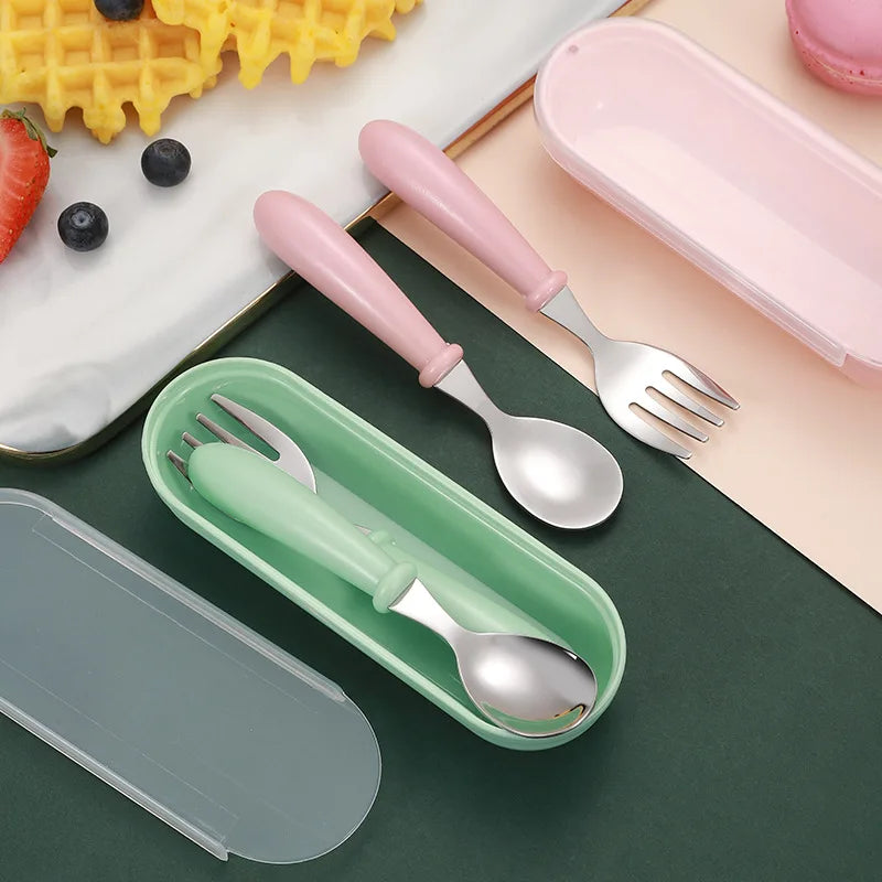 Kids stainless steel cutlery set with portable carry case