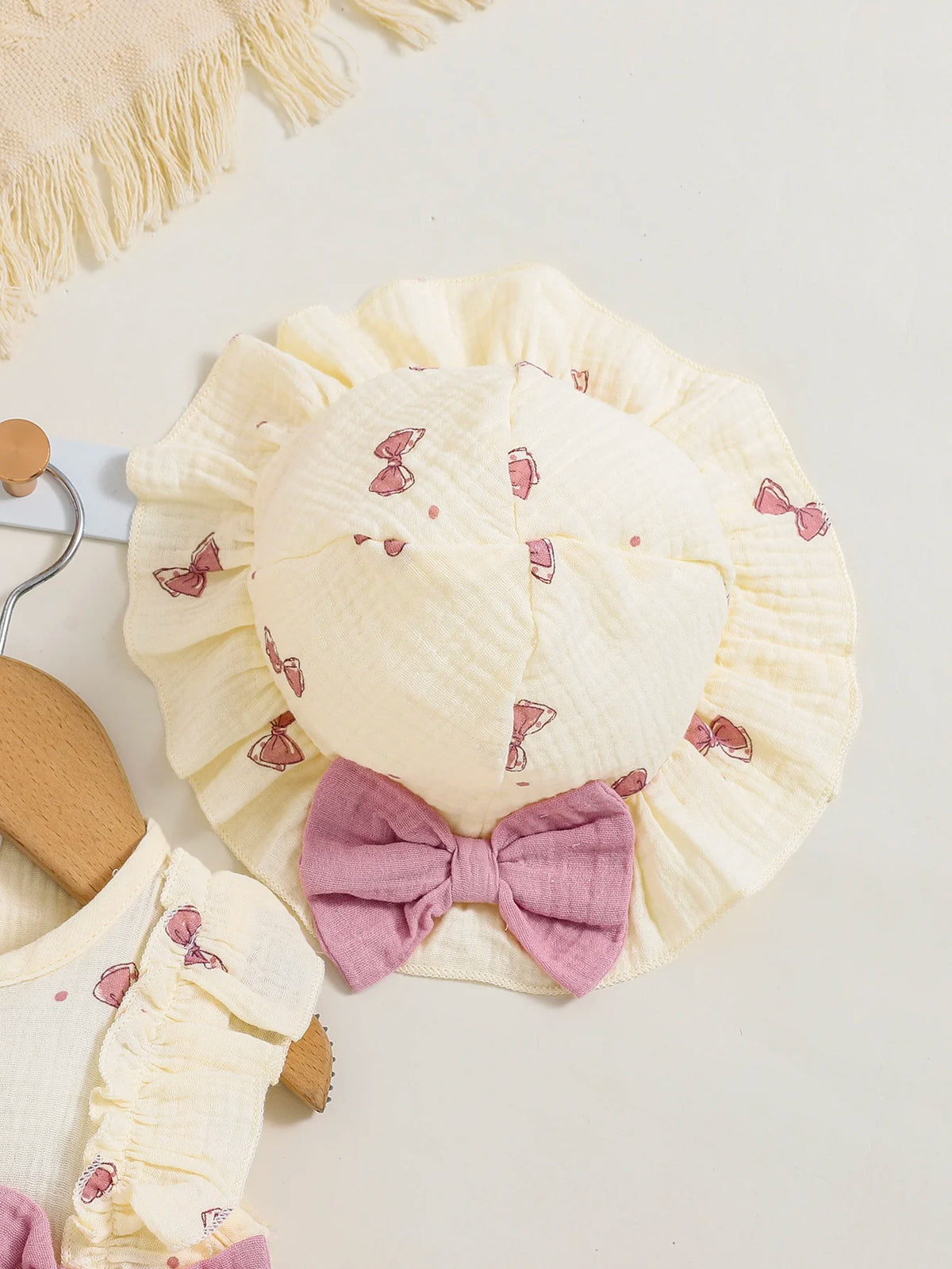 Baby Girl Bow Print Ruffle Dress & Hat Set - photo 3